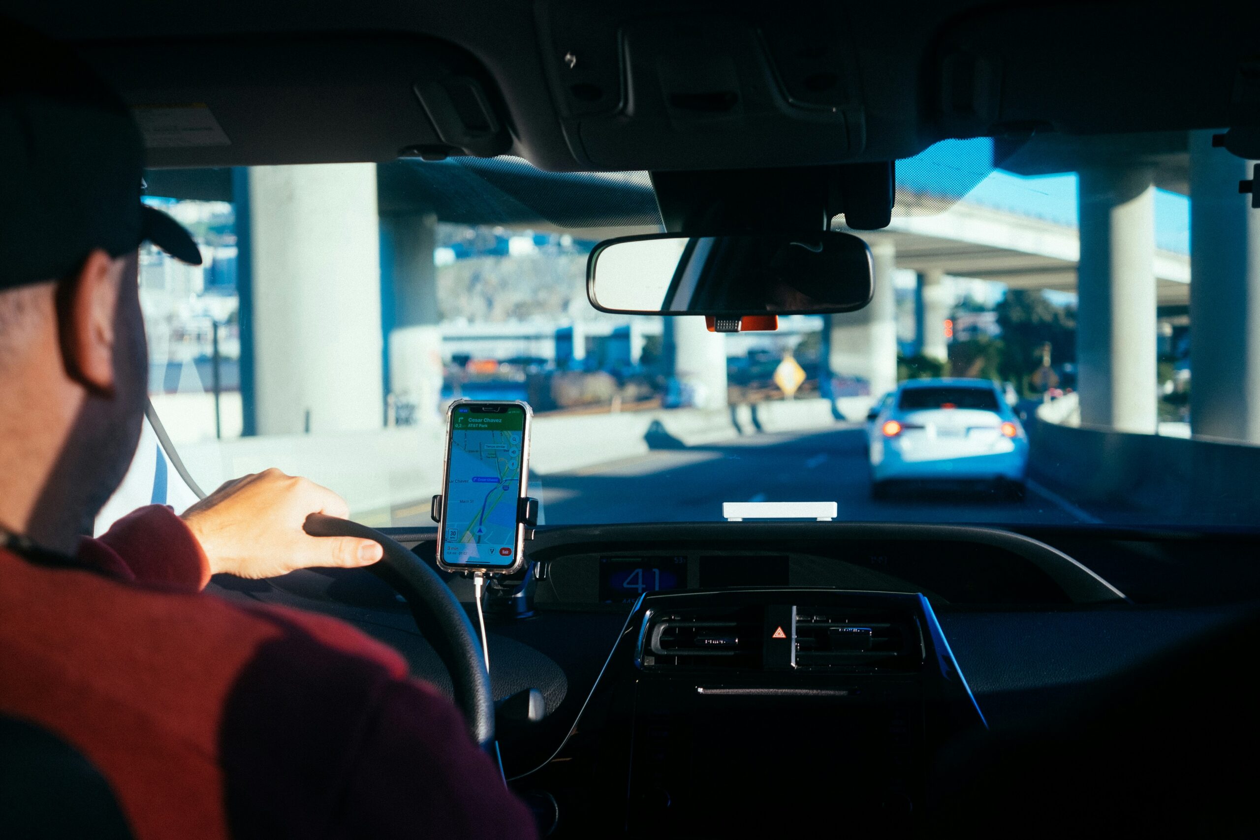 🚖 Përjetoni udhëtimin më të shpejtë dhe më të sigurt me eTaxi!